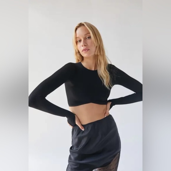 Urban Outfitters Out from Under Mara Longsleeve Black Bra Top w/ thumb holes - Picture 2 of 4